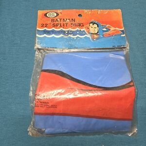 1974 SUPERMAN 22" SPLIT RING POOL TOY- RARE ERROR MARKED BATMAN BUT SUPERMAN